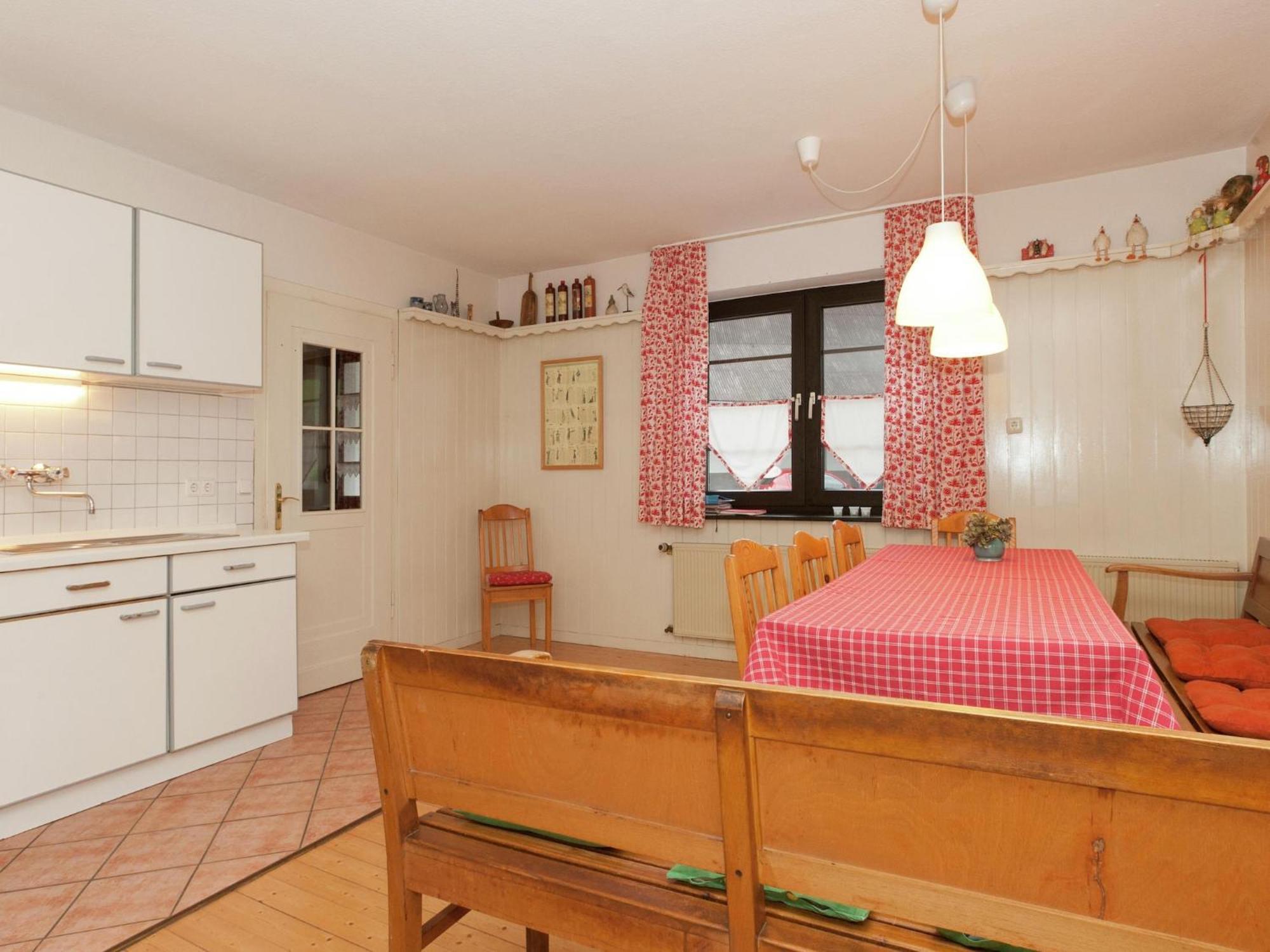 Cosy Apartment In Menkhausen Near The Ski Area Шмаленберг Екстериор снимка