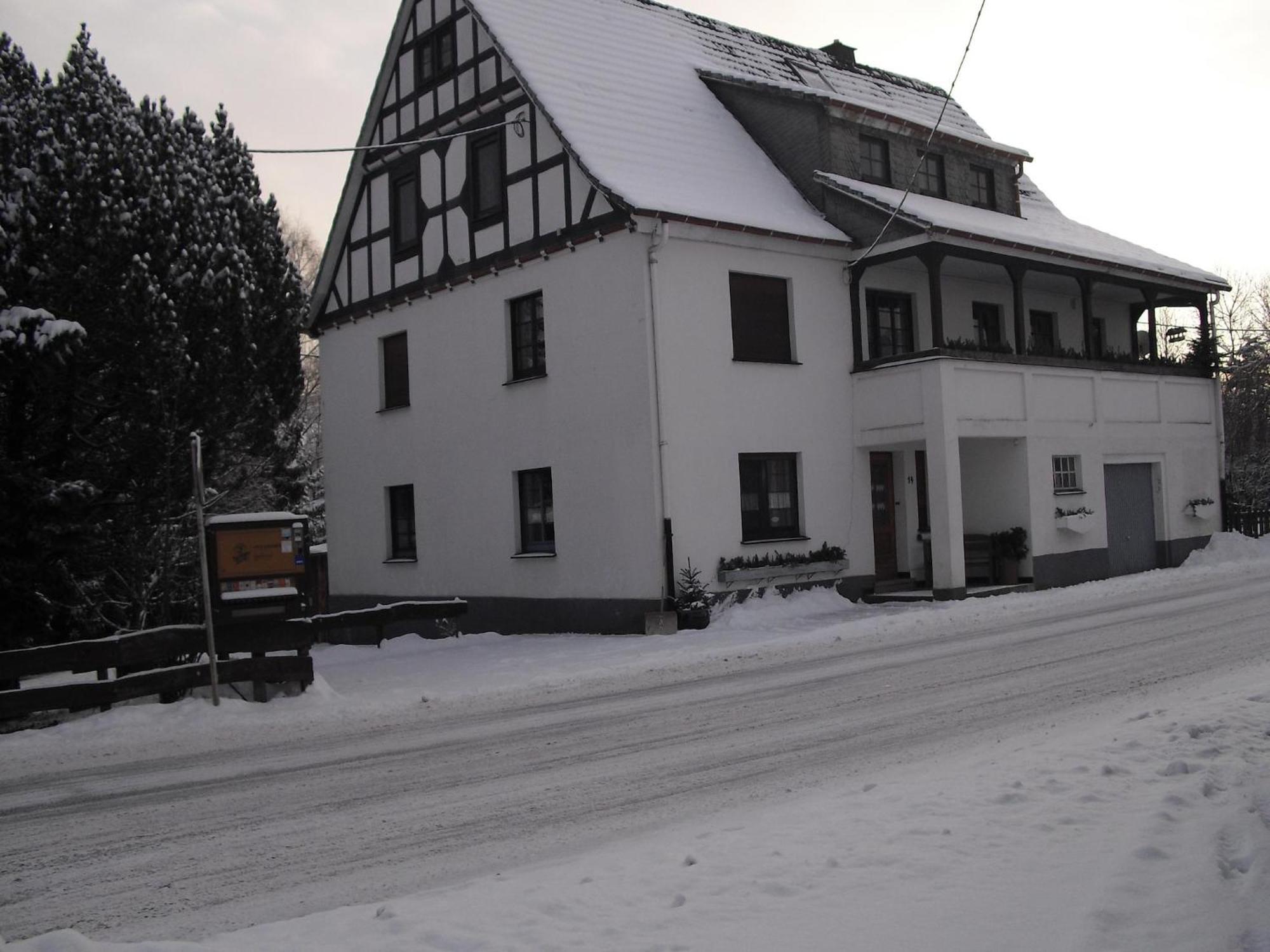 Cosy Apartment In Menkhausen Near The Ski Area Шмаленберг Екстериор снимка