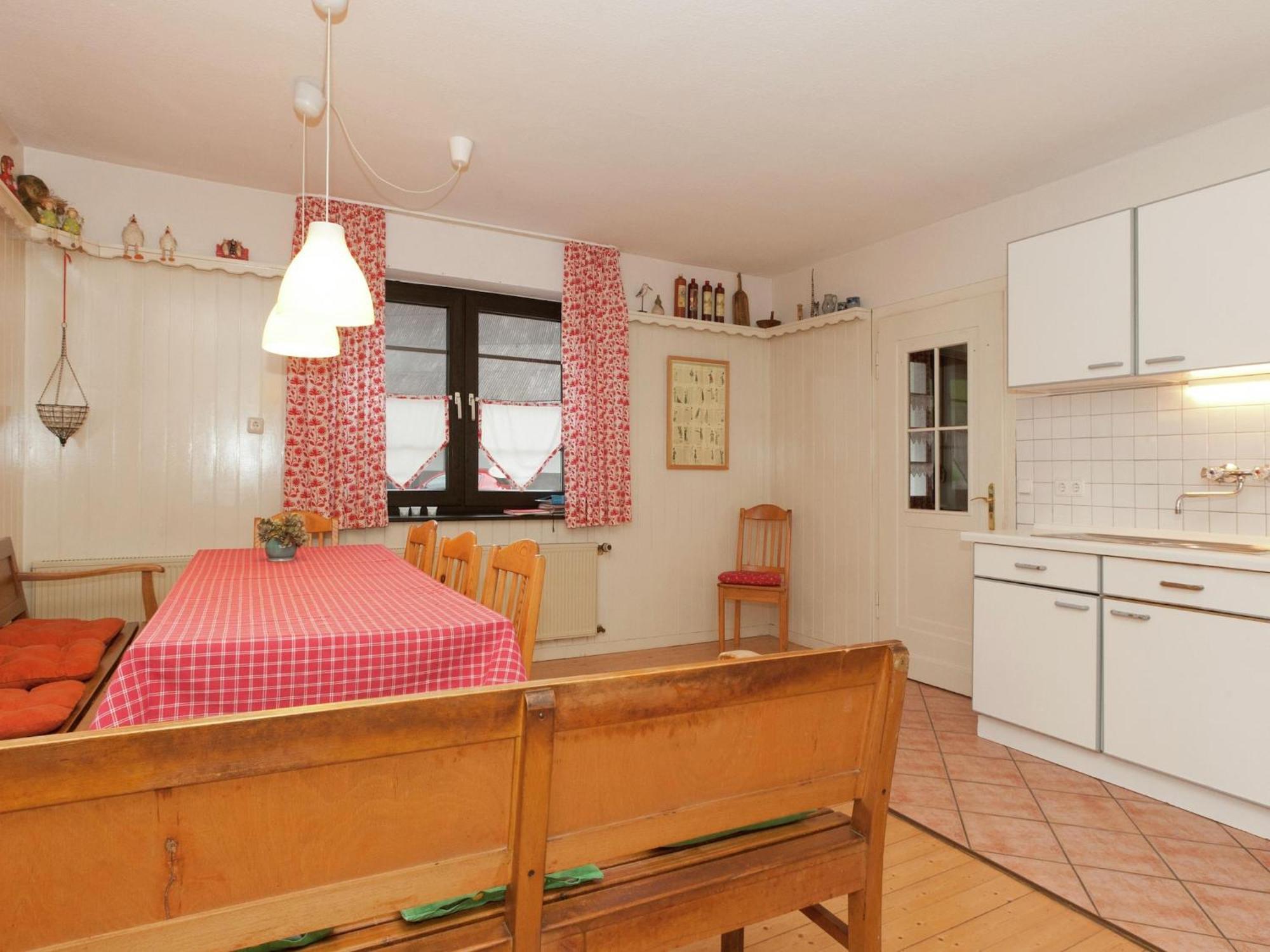 Cosy Apartment In Menkhausen Near The Ski Area Шмаленберг Екстериор снимка