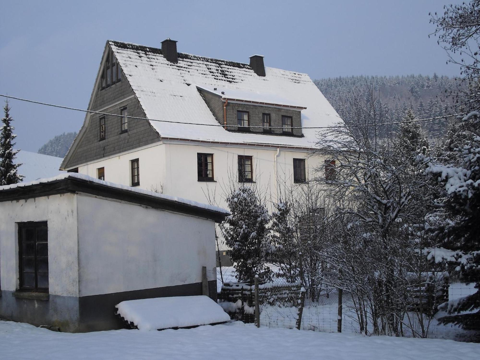 Cosy Apartment In Menkhausen Near The Ski Area Шмаленберг Екстериор снимка