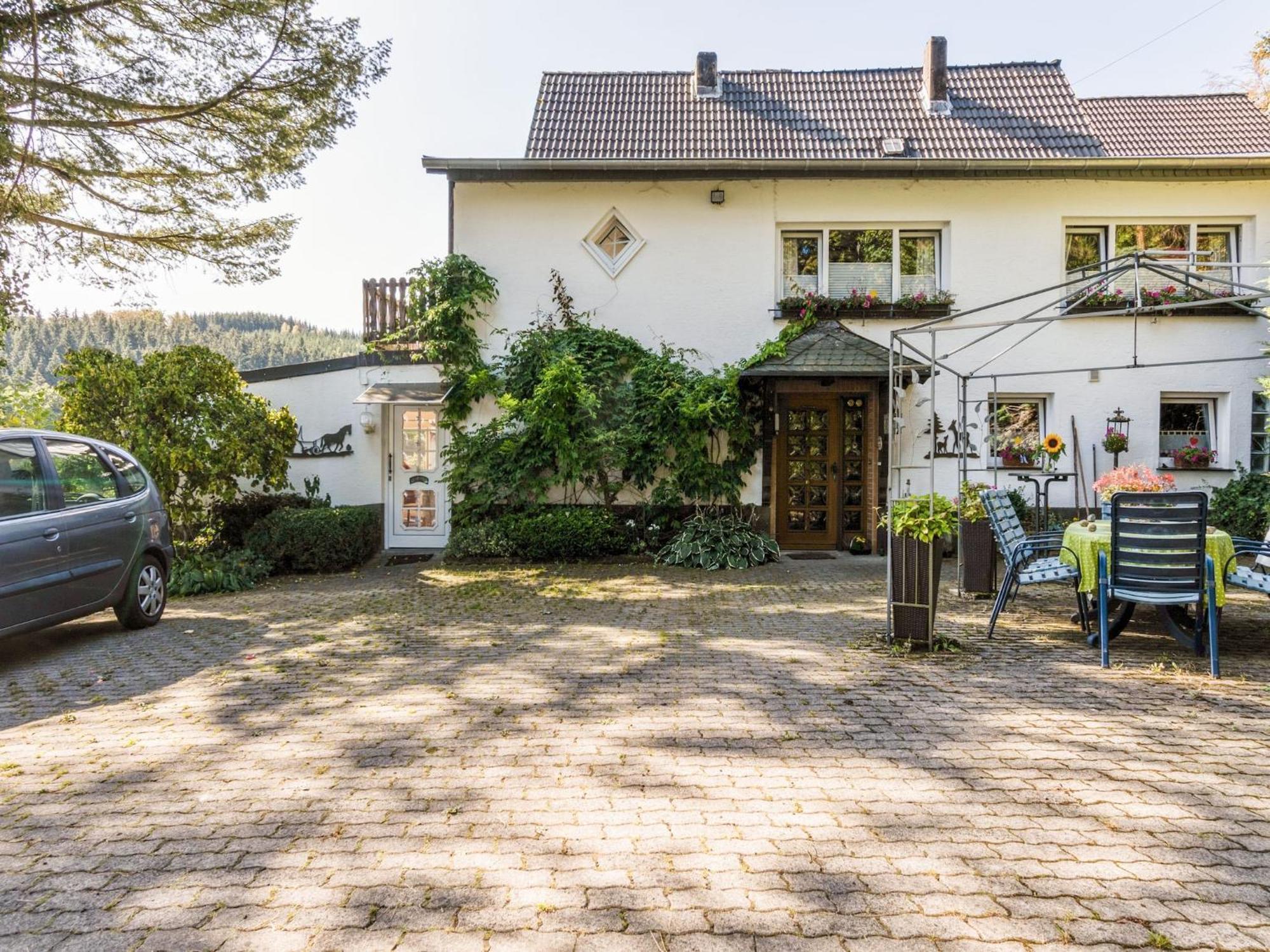 Cosy Apartment In Menkhausen Near The Ski Area Шмаленберг Екстериор снимка